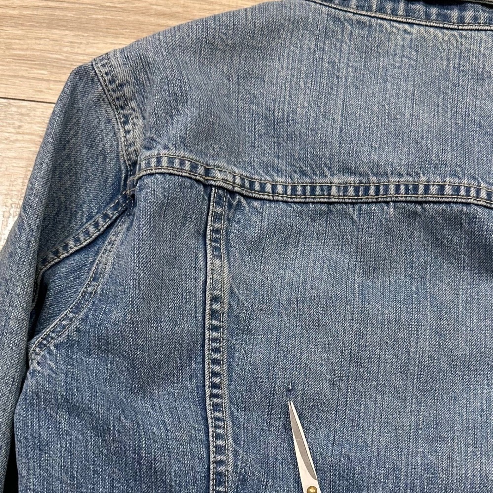 Vintage J.Crew‎ Blue Denim Trucker Jean Jacket Distressed Y2K Women's Medium - Picture 14 of 14